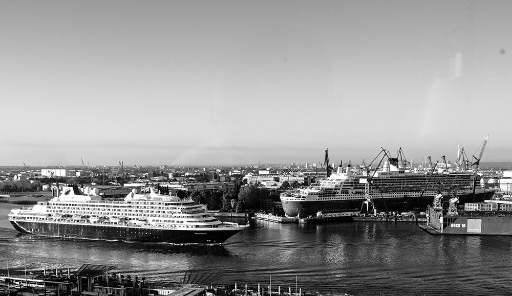 prinsendam and queen mary 2